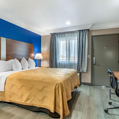 Quality Inn & Suites Vacaville Bagian luar foto