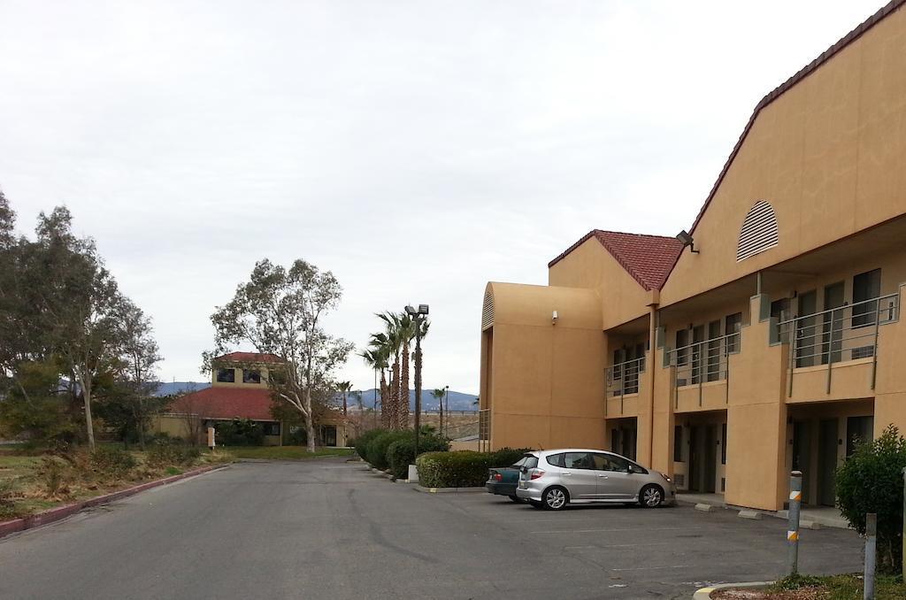 Quality Inn & Suites Vacaville Bagian luar foto