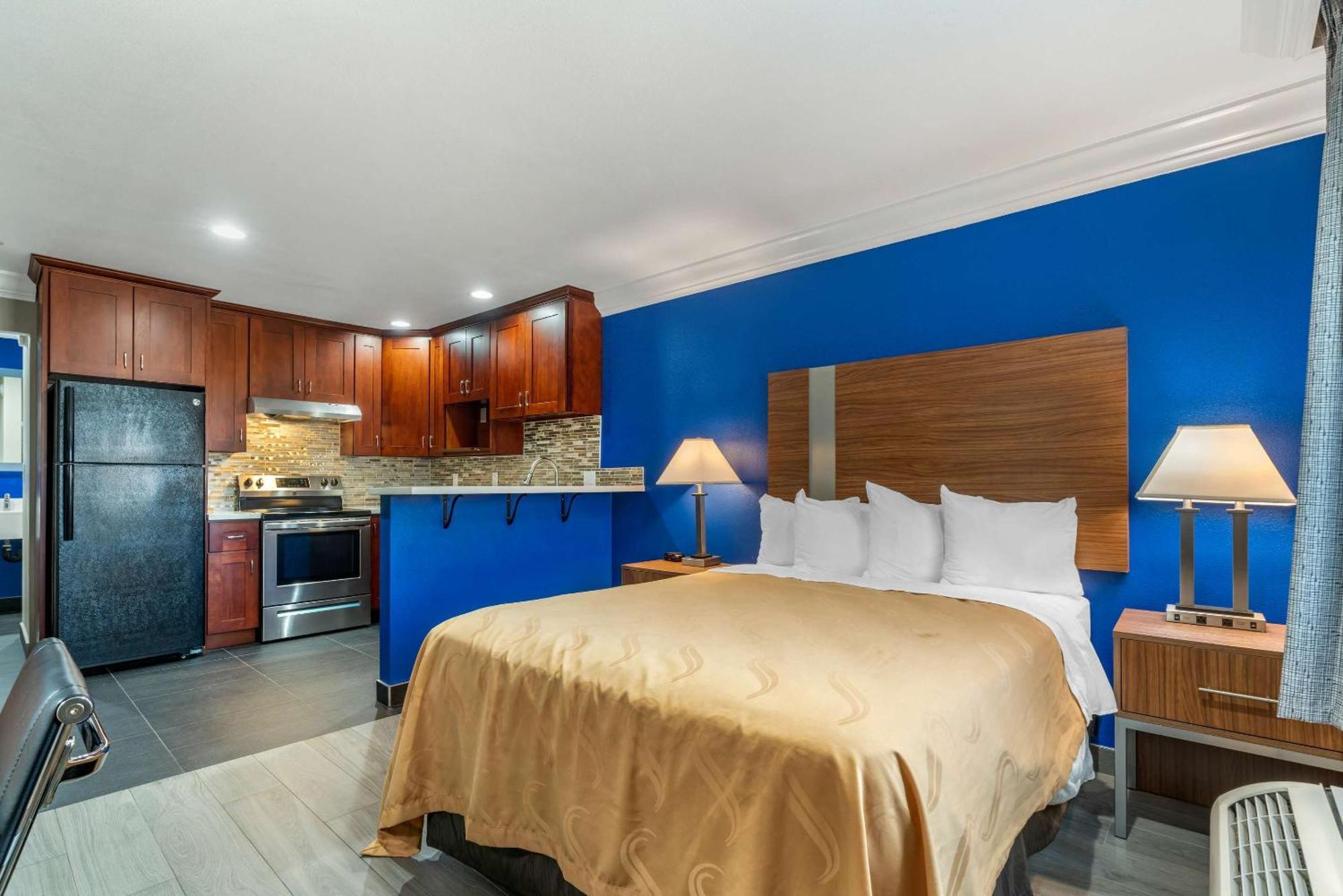 Quality Inn & Suites Vacaville Bagian luar foto