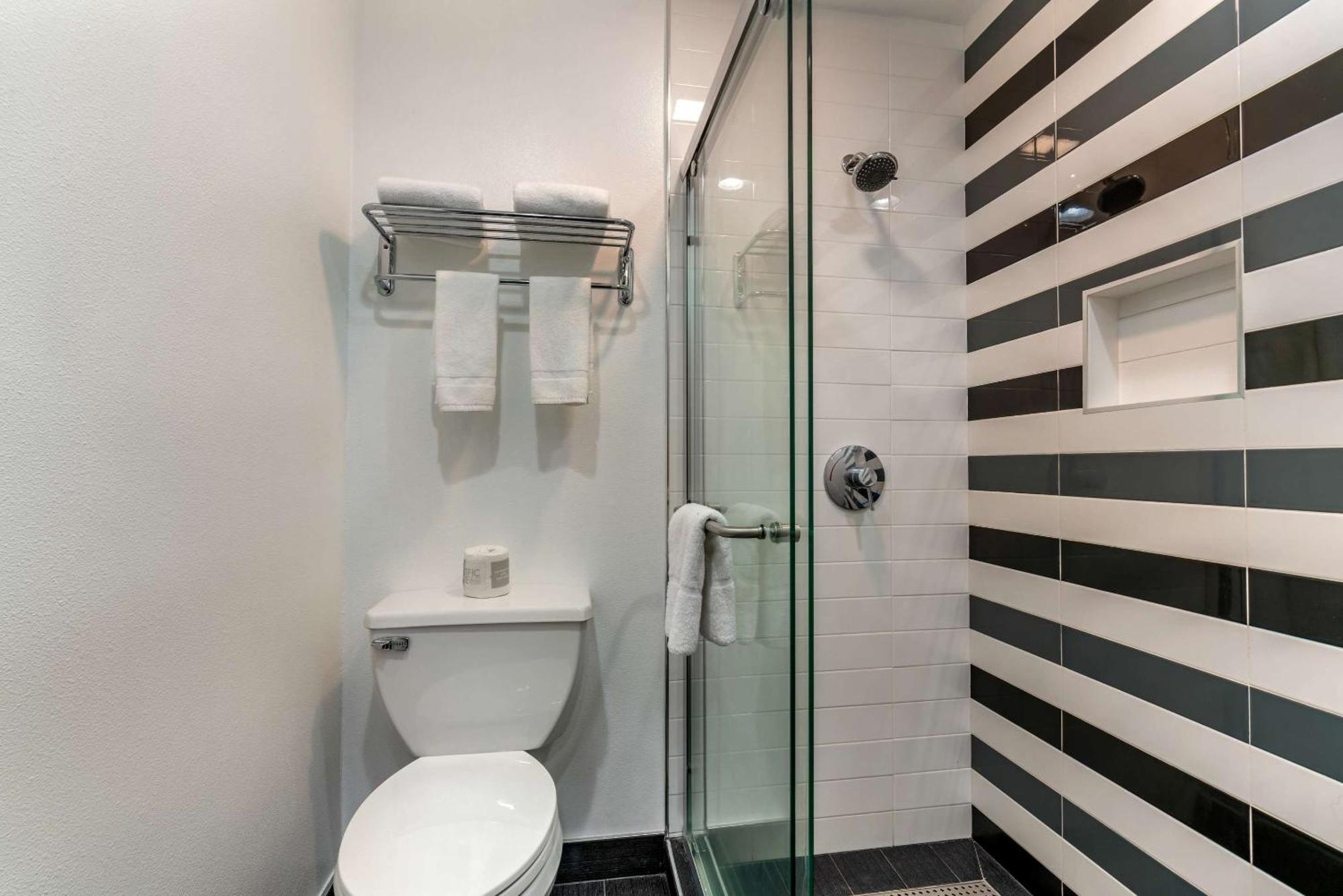 Quality Inn & Suites Vacaville Bagian luar foto