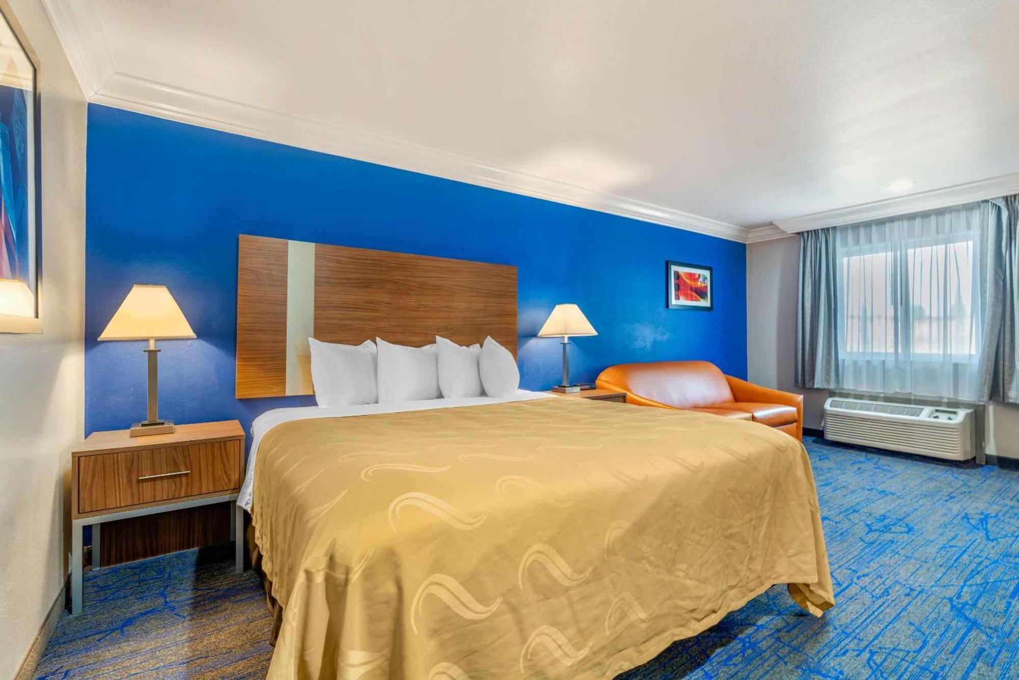 Quality Inn & Suites Vacaville Bagian luar foto