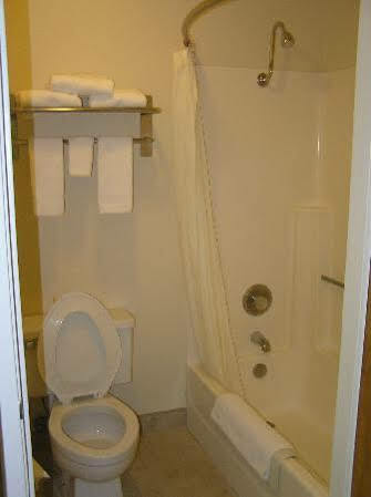 Quality Inn & Suites Vacaville Bagian luar foto